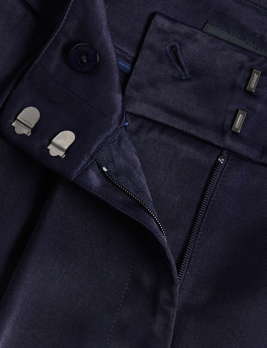 teerut - Široke hlače od satenskog kroja do koljena