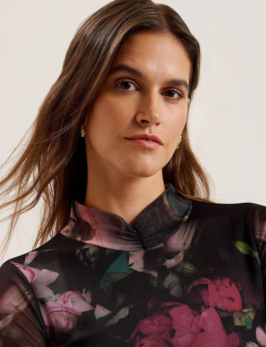 lisanna - top od mrežastog materijala s visokim ovratnikom i printom